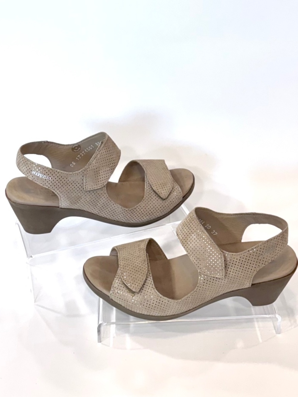 NWOB Mephisto Cecila Camel Silencio Metallic Leather Sandals size 37,  US 7